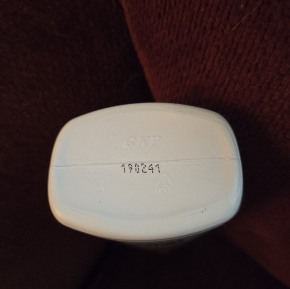 New Ammen's Body Powder Original Medicated 11 Oz. - Picture 3 of 3